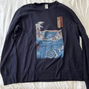 Blue japanese crewneck from uniqlo